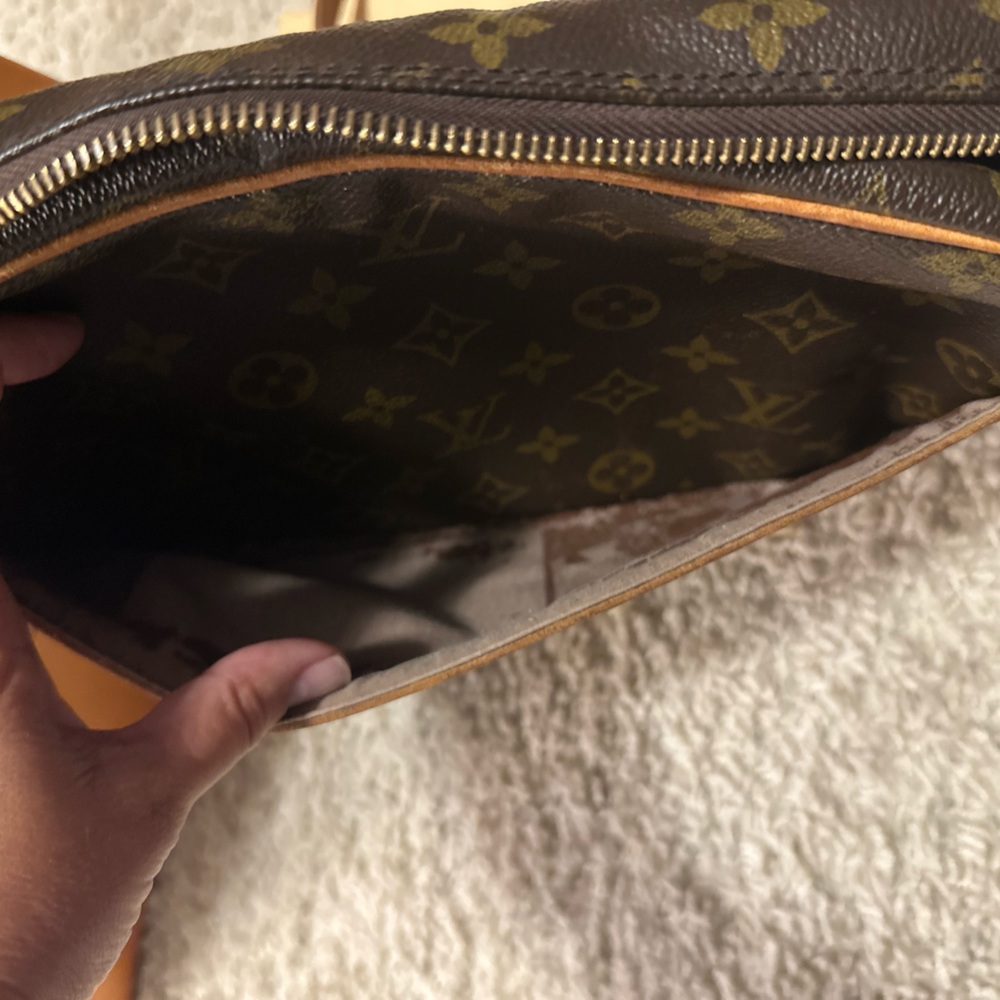 🙌🏼🙌🏼🙌🏼AUTHENTIC LOUIS VUITTON CROSSBODY🙌🏼🙌🏼🙌🏼 - Picture 2 of 12